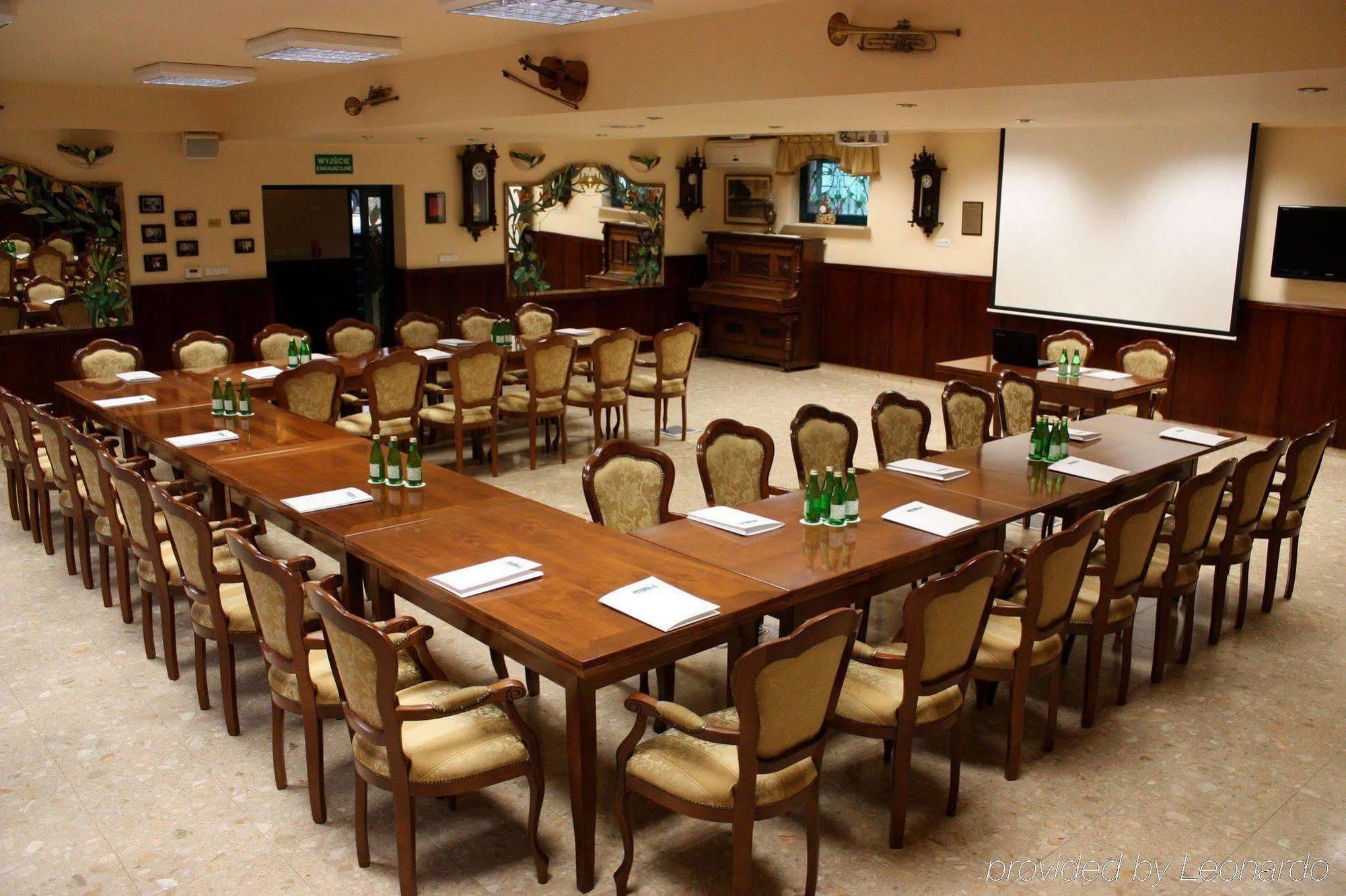 Hotel Mat'S Poznan Facilidades foto